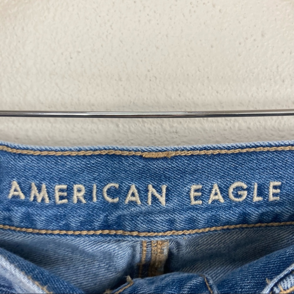 American Eagle AEO Mom Jean Destructed High‎ Rise Light Wash Jeans Women’s Sz 0 - Picture 4 of 5